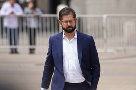 “No ha habido ningún llamado por parte del gobierno”: Boric responde a Carter ante acusación de “telefonazo” de La Moneda por “casas narco”