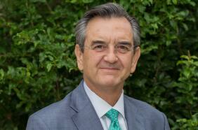 Rodolfo Lacy: “No solo hay que financiar el panel solar o el generador eólico, sino también la reconversión laboral”