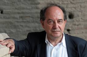 La infancia y la memoria llena de agujeros, según Roberto Calasso