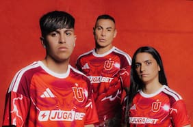 Adiós al amarillo flúor: la U presenta su tercera camiseta con un llamativo diseño