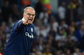Exfigura del Leeds revela detalles de la exigente forma de trabajo de Marcelo Bielsa: “El día a día era mentalmente agotador”