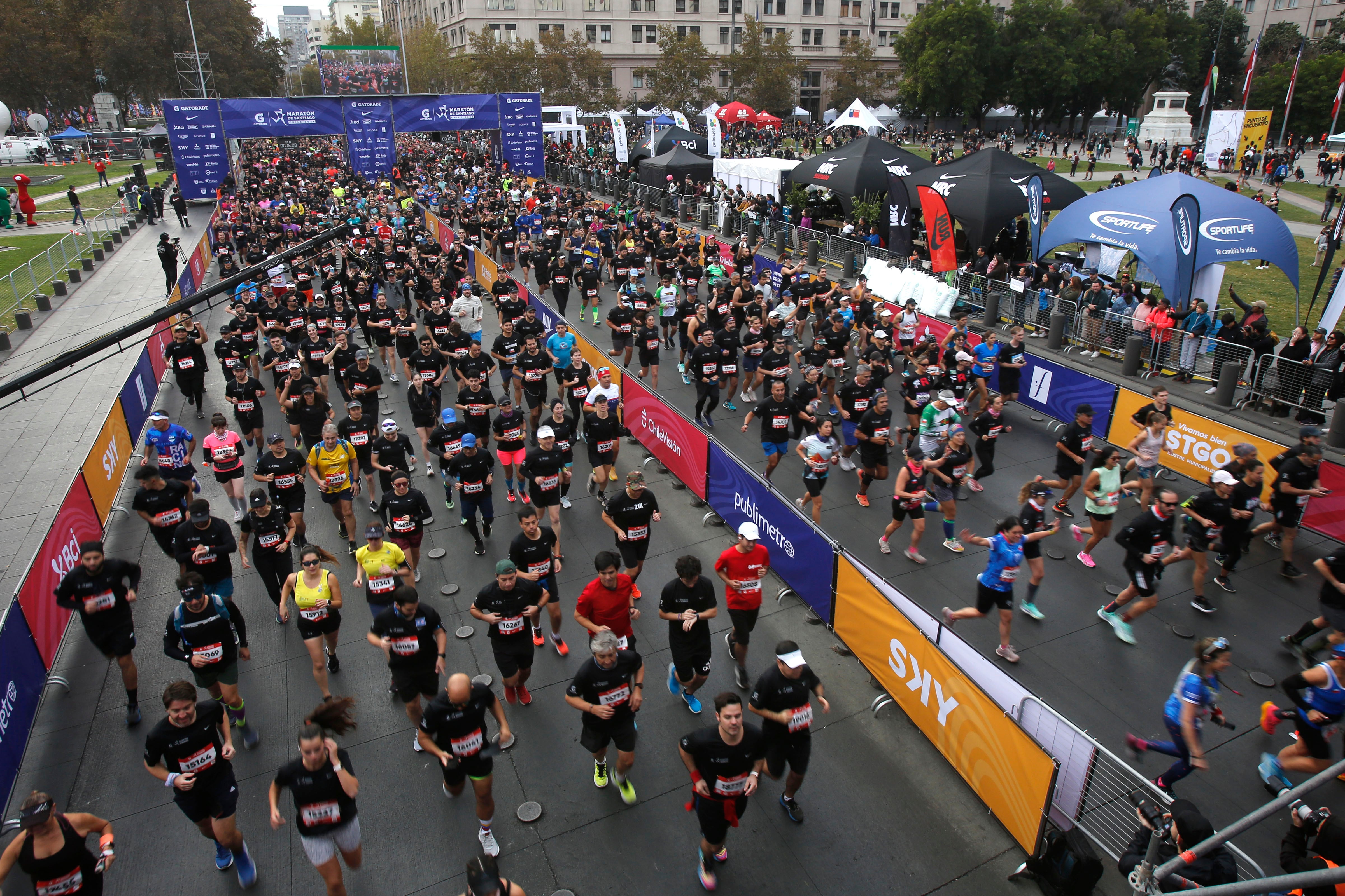 Cobros por cambiar inscritos y retirar kits: Sernac inicia proceso contra organizadora del Maratón de Santiago