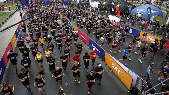 Por qué correr maratones podría estar relacionado con el cáncer de colon, según un estudio