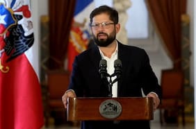 El último test de gobernabilidad de Boric: encabeza cónclave con varias bajas y disputas entre los partidos