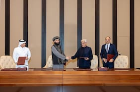 Pakistán y Afganistán acuerdan un alto el fuego inmediato tras las conversaciones de paz en Doha