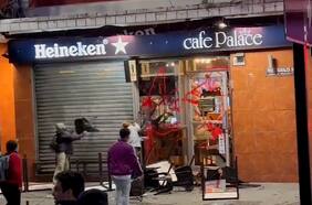 Manifestantes destruyen una tienda en Valdivia: acusan a sus dueños de maltrato animal