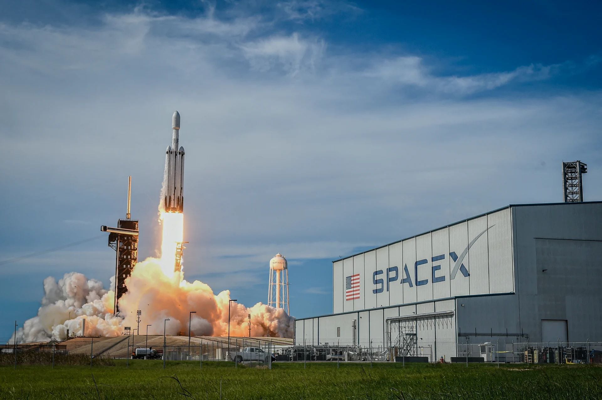 SpaceX fija precio de acción para su estreno en bolsa: será la séptima mayor empresa de EE.UU. y más valiosa que Tesla