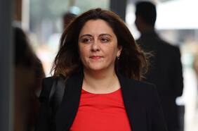 Exministra Marcela Sandoval declara por cerca de tres horas por fallida compra de casa de Salvador Allende