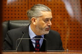 La guerra fría entre el juez Daniel Urrutia y el pleno de la Corte de Santiago