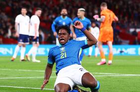 “Ahora tú puedes hacer lo que quieras”: la carta de Endrick a su hermano de cuatro años que emociona a todo el mundo