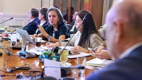 Ministra Chomali anuncia que no habrá recorte presupuestario del 3% para el Minsal: reajuste será del 2,5%