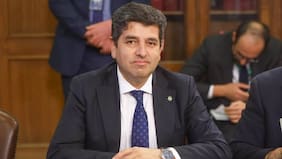 Vandalizan automóvil del diputado Daniel Valenzuela frente a productora de Sin Filtros en Providencia
