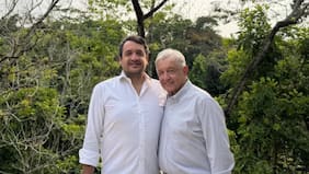 El hijo de AMLO pone a prueba el legado del partido fundado por su padre y a Claudia Sheinbaum