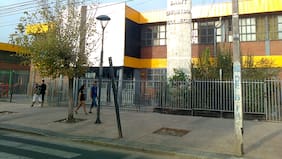 Menor de edad es herida a bala mientras salía de un colegio en La Granja