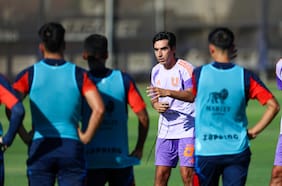 Arranca la pretemporada en la U: el primer cara a cara de Paqui Meneghini con la cantera azul contó con Marcelo Díaz