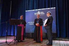 Intensa agenda desarrolló el Prefecto del Dicasterio para la Cultura y la Educación en la PUCV