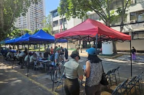 El concierto de Dua Lipa, problemas de salud o visitas familiares: las excusas por no votar que se dan en las comisarías