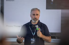 Trent Smith, el científico que espera cultivar alimentos en la Luna: “Mi esperanza es tener un pequeño huerto en 2035″