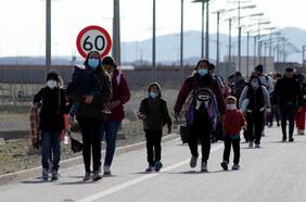 Una comida al día y a cuatro horas a pie de la ciudad: las condiciones de Lobito, el albergue para los migrantes irregulares de Iquique