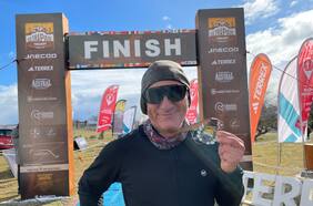 Cristián Bustos sorprende y corre medio maratón en Torres del Paine