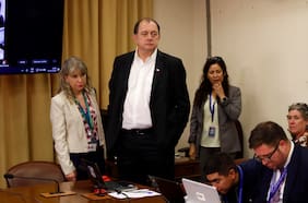 Iván Poduje allana su arribo al Congreso y advierte en comisión de “desorden gigantesco” en Vivienda