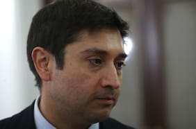 CDE arremete contra senador Calisto con demanda civil para recuperar más de $ 105 millones por falsas asesorías