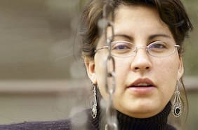 Detienen a Gemita Bueno, extestigo clave en caso Spiniak, por conducir vehículo robado en Villarrica