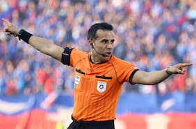 Un chileno entre 25 postulantes: Piero Maza es candidato para ser el mejor árbitro del mundo en 2025