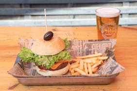 Pepperland, el bar cervecero, vegetariano y rockero con nueva sede en Manuel Montt