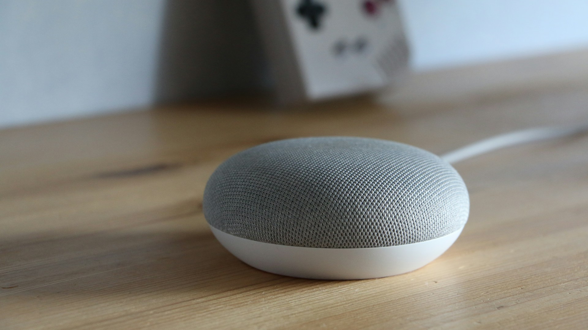Google lanza nueva voz de Inteligencia Artificial en sus altavoces Nest