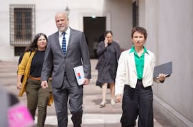 Qué tanto intervenir en la negociación municipal oficialista: el dilema de La Moneda