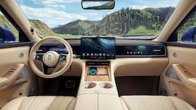 Exdiseñador de Apple dice que las pantallas táctiles no son adecuadas para los vehículos