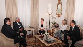 Michelle Bachelet se reúne con el presidente de Panamá José Raúl Mulino en su búsqueda por apoyos para encabezar la ONU