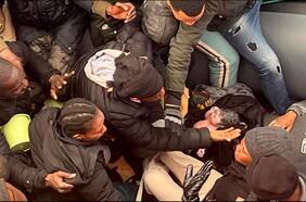 Crisis migratoria: la historia del bebé que nació en una precaria barcaza en medio del océano