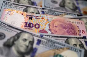 El escenario de las empresas chilenas en Argentina de cara a la elección presidencial y el desplome de su moneda