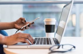 Estudio detecta que el trabajo híbrido puede reducir en un 35% la tasa de deserción laboral