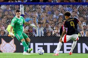 El directo reclamo de Paolo Guerrero contra el arbitraje: “A Messi lo tocabas con un dedo y era falta”