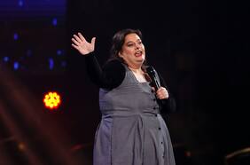 “Perdón a los que no les gusté”: Laila Roth corta su show y se salva de las pifias y el naufragio