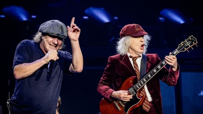 Campanas, cañones y un largo solo de guitarra: los cinco momentos que marcarán el show de AC/DC en Chile