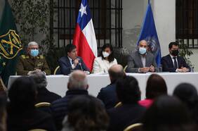 Interior presenta a integrantes de unidad consultiva de reforma a policías y adelanta cambios en requisitos de ingreso a Carabineros