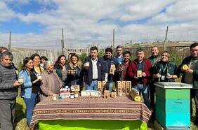 Ministro de Agricultura visita a pequeños productores de pisco y apicultores de Atacama