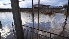 No solo daños materiales: los riesgos para la salud que dejan los anegamientos y el temporal en Chile (y cómo evitarlos)