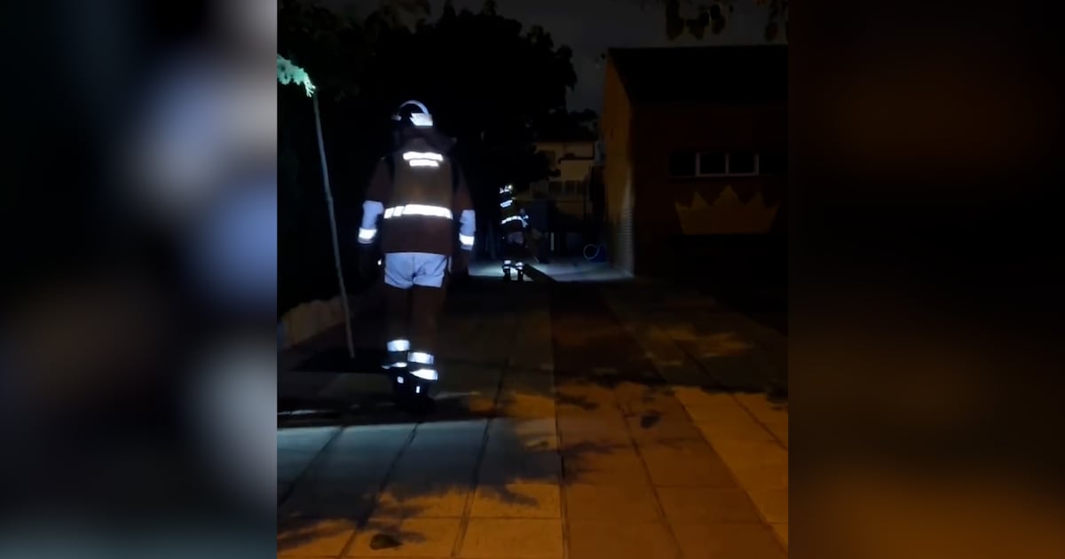 Canción de “cumpleaños feliz” sonó por cinco horas en un colegio: Bomberos tuvieron que intervenir