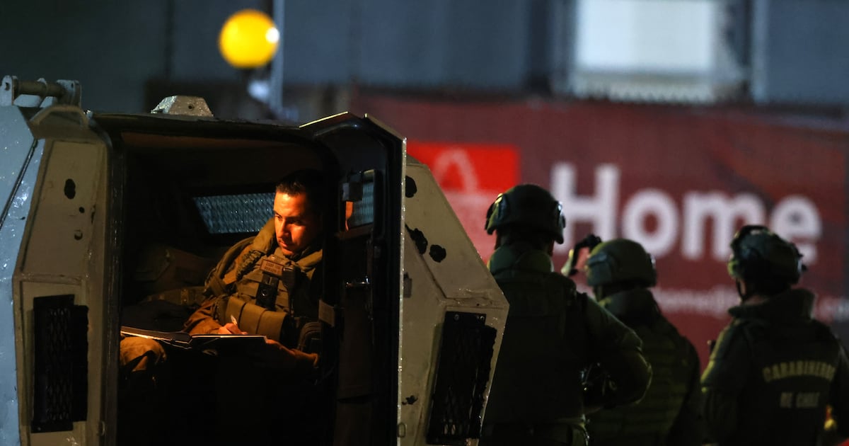 110 detenidos y cuatro carabineros lesionados dejan incidentes en el marco del 11 de septiembre