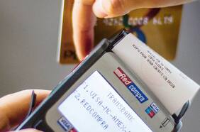 Transbank pierde $16.500 millones por modelo de cuatro partes