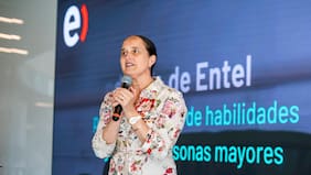 Para reducir brecha digital en personas mayores: Entel elige ganadores del Fondo 55+