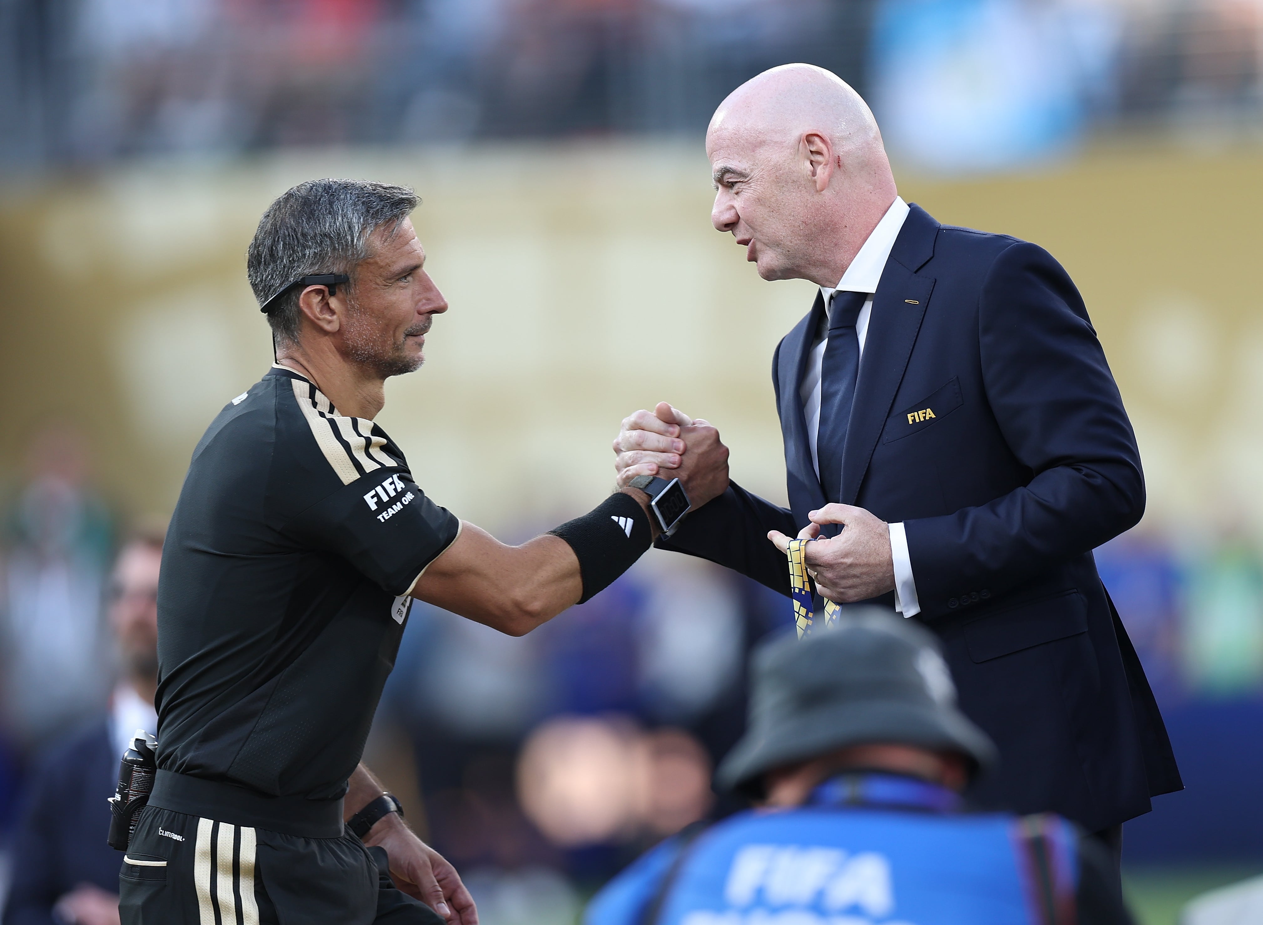 Su elección molestó a Infantino: la drástica decisión del árbitro que  expulsó a figura de Argentina en la final del Mundial - La Tercera