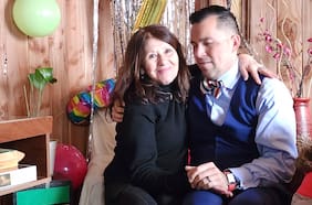 Fue robado al nacer hace 42 años en Chile: hoy abraza a su madre biológica por primera vez