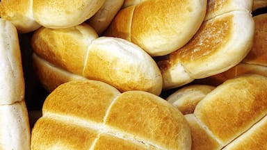 Cuántas marraquetas puedes comer al día, según una nutricionista