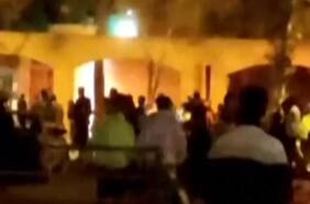 Manifestantes incendian casa del difunto ayatola Jomeini en Irán
